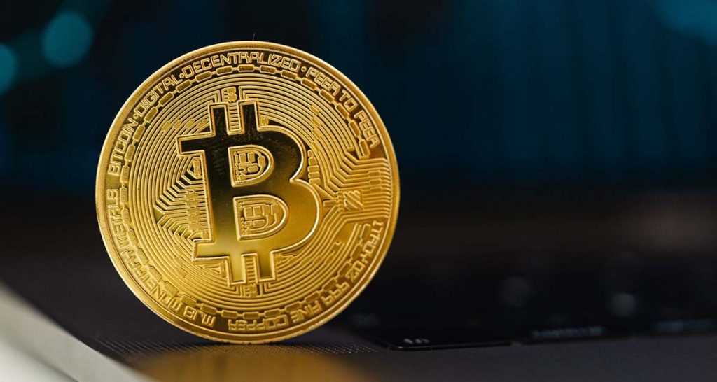 Bitcoin ATH in its recent rise makes "fortunes," but regulators warn of the risk that it could also lose everything. For some, it is the future of the financial system. For others, it is a way of generating wealth.