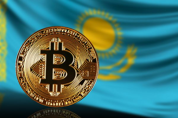 The riots in Kazakhstan have led to a Bitcoin hashrate drop, and along with a Fed Report, concerning the shrinking of the US central bank balance sheet, led to Bitcoin prices to fall more than $3000.